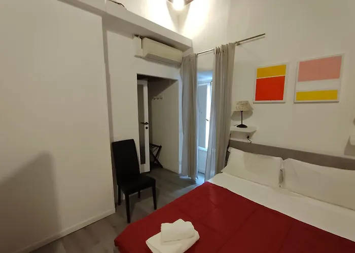 Giubbonari Street 3*